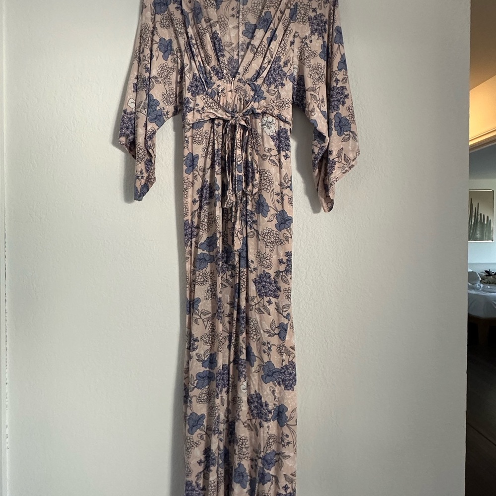 Selfie Leslie Floral Kimono Dress in Blue and Beige
